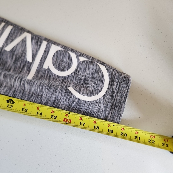 Calvin Klein Gray Space Dye Mid Rise Cropped Yoga Leggings Capri Activewear Gym - Picture 7 of 10